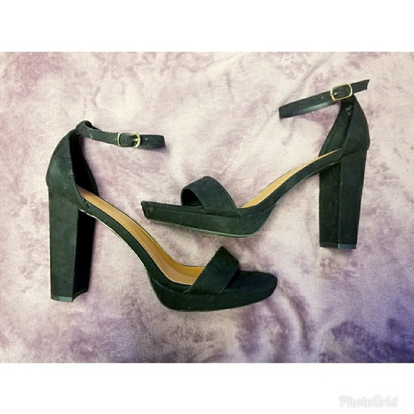 Black heels - Picture 1 of 1